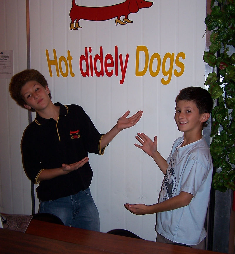 The next generation presenting the Hot Didely Dogs brand